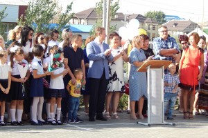 Павел Джуваляков поздравил учеников школы села Солянка с началом учебного года 