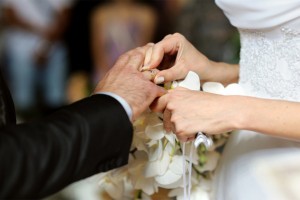 Россияне стали реже жениться и разводиться