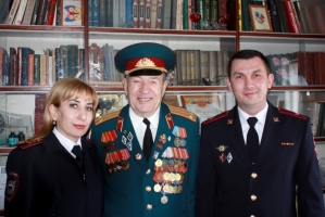 В Астрахани полицейские поздравили ветеранов Великой Отечественной войны с Днём защитника Отечества