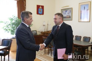 Астраханский губернатор поддержал идею объединения органов власти Ахтубинска и Ахтубинского района