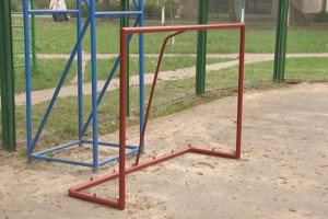 В Астраханской области вынесли приговор  директору школы, в которой на ребёнка упали ворота