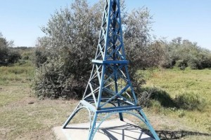 В Астраханской области установили Эйфелевую башню