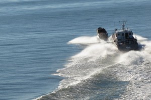 Астраханские пограничники устроили погоню за двухмоторной лодкой с жителями Дагестана на борту