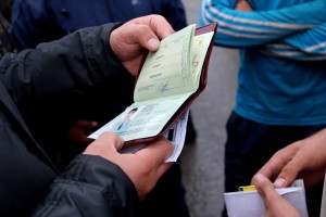 В Астраханской области задержаны пять иностранцев с поддельными документами