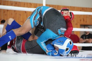 Спортсмен из Астрахани взял золото на турнире по ММА в Великих Луках