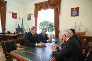 Врио губернатора Астраханской области Сергей Морозов встретился с членами комитета ГД РФ по охране здоровья
