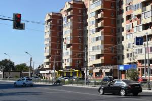 В Астрахани на оживленном участке дороги тестируют светофоры