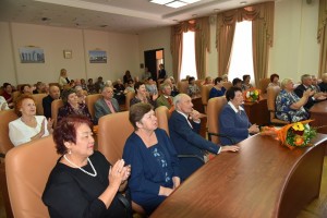 В Астрахани поздравили пенсионеров с Днём пожилого человека