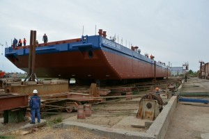 Астраханский судостроительный завод «Лотос» построит две несамоходные баржи
