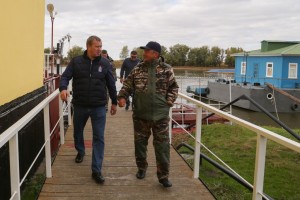 Сергей Морозов обсудил с астраханскими рыбаками ход осенней путины