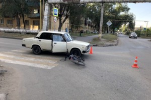 Астраханец на «жигулях» пропустил пешехода, но сбил 10-летнего велосипедиста