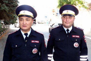 Счастливый отец из Астрахани поблагодарил инспекторов ДПС за помощь