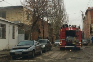 В Астрахани загорелось административное здание на ул Зеленгинской