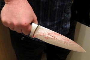 Астраханец изрезал ножом своего друга из-за клубники