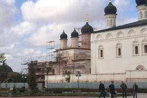 В Астрахани средь бела дня оцепили кремль