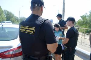 В Астрахани на мостах арестовали несколько автомобилей