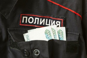 В Астраханской области полицейский подозревается в получении взятки