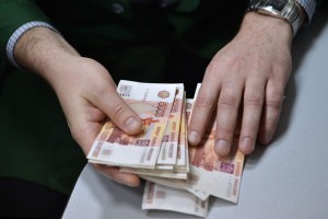 Астраханцу пришлось отдать 150 тысяч рублей, чтобы продать квартиру