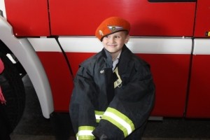 Месячник гражданской обороны. Пожарные встречают детей