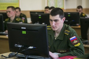 Минобороны потратит полмиллиарда рублей на слежку за курсантами в Сети