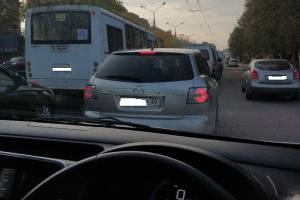 Астраханские водители попали в жуткую пробку возле Кировского рынка