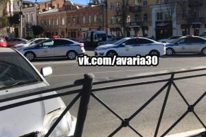 В Сети появилось видео аварии с маршруткой в центре Астрахани