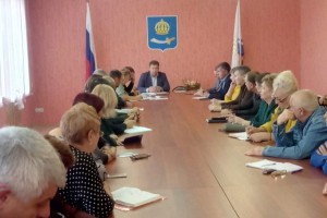 Глава Кировской администрации обсудил с жителями района вопросы благоустройства территорий