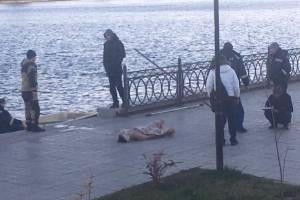 В центре Астрахани из канала вытащили труп мужчины