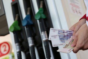 Минэнерго и ФАС дано поручение договориться с нефтяниками о ценах на топливо
