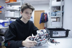 Школьник из Астрахани стал участником Всемирной робототехнической олимпиады в Таиланде