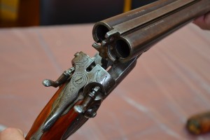 Астраханец передал музею ружьё, сделанное бельгийскими мастерами в прошлом веке