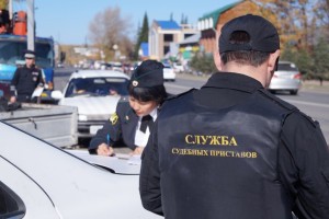 В Астрахани переносная система «Дорожный пристав» помогла арестовать машины у должников