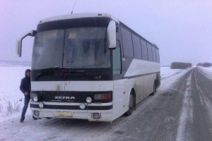 Автобус с тридцатью пассажирами сломался в степи в Астраханской области