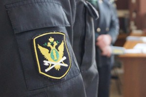 В Астрахани за служебный подлог и взятку осудили судебного пристава