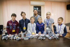 Астраханским подросткам покажут роботов и авиамодели