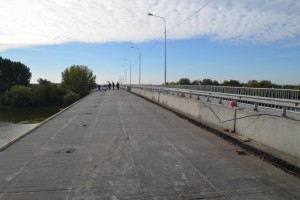 В Астраханской области запретили ездить и ходить по трём мостам