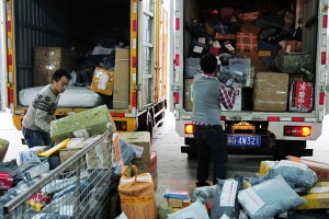 В Астраханской области пограничники выявили 25 тонн китайских товаров без документов