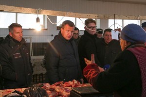 Сергей Морозов посетил сельскохозяйственную ярмарку и кооперативный техникум