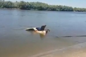 В Астраханской области в реке Ахтубе затонул автомобиль «Нива» с 83-летним водителем