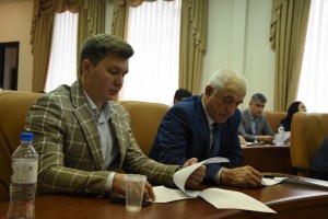 У главы администрации Астрахани появятся четыре заместителя