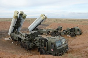 ЗРК С-400 уничтожили ракеты-мишени на полигоне в Астраханской области