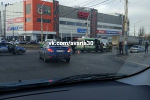В Астрахани пенсионер на Ниве влетел в маршрутное такси №183