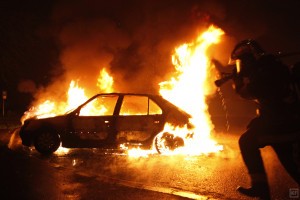 В Астрахани за один вечер загорелись две машины