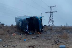 В Астраханской области перевернулся автобус с 15 пассажирами: есть пострадавшие