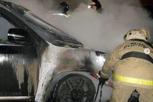В Астрахани два авто сгорели за один вечер