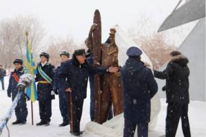 В Астраханской области установили памятник герою фильма &#171;В бой идут одни старики&#187;