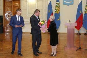 Врио губернатора Астраханской области вручил награды ветеранам избирательной системы региона