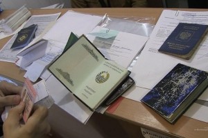 В Астраханской области поймали гастарбайтеров с поддельными печатями МВД России на документах