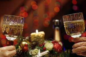 Наркологи посоветовали, каким напиткам отдать предпочтение в новогоднюю ночь