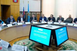 Комитет Думы поддержал внесение изменений в Устав области, предложенные Игорем Мартыновым